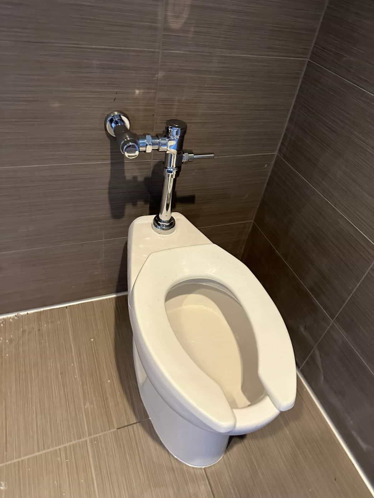 Before and after of a Toilet installation by a plumber in Miami Dade