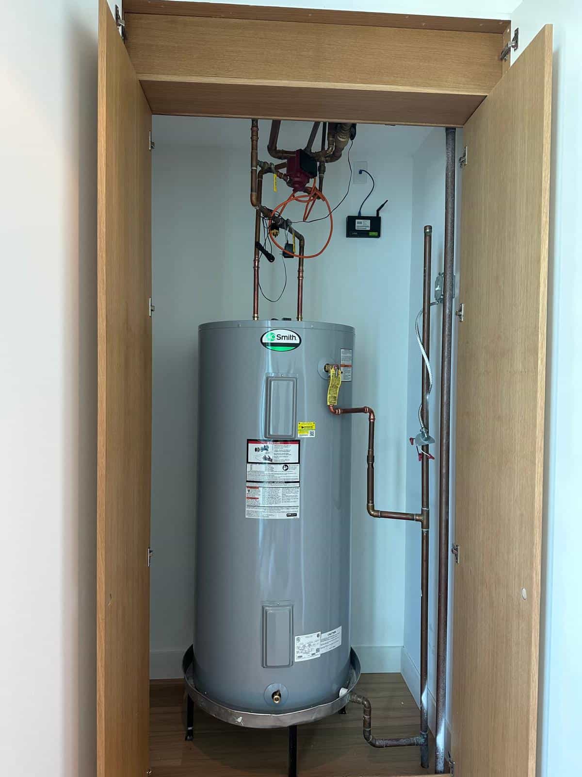 Before and after of a Water Heater by a plumber in Miami Dade